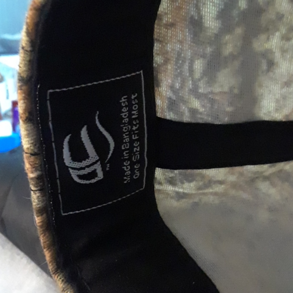 Host Pick🥳💯New camo hat - Picture 5 of 5